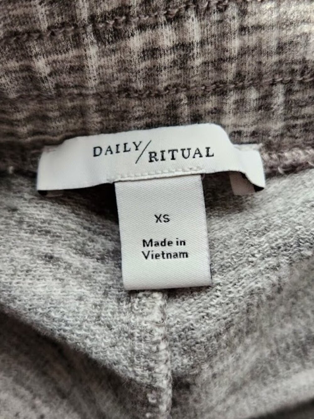 Daily Ritual Women's Activewear Shorts in size XS - Picture 3 of 3